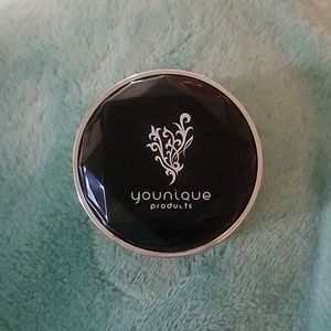 Younique mineral concealer